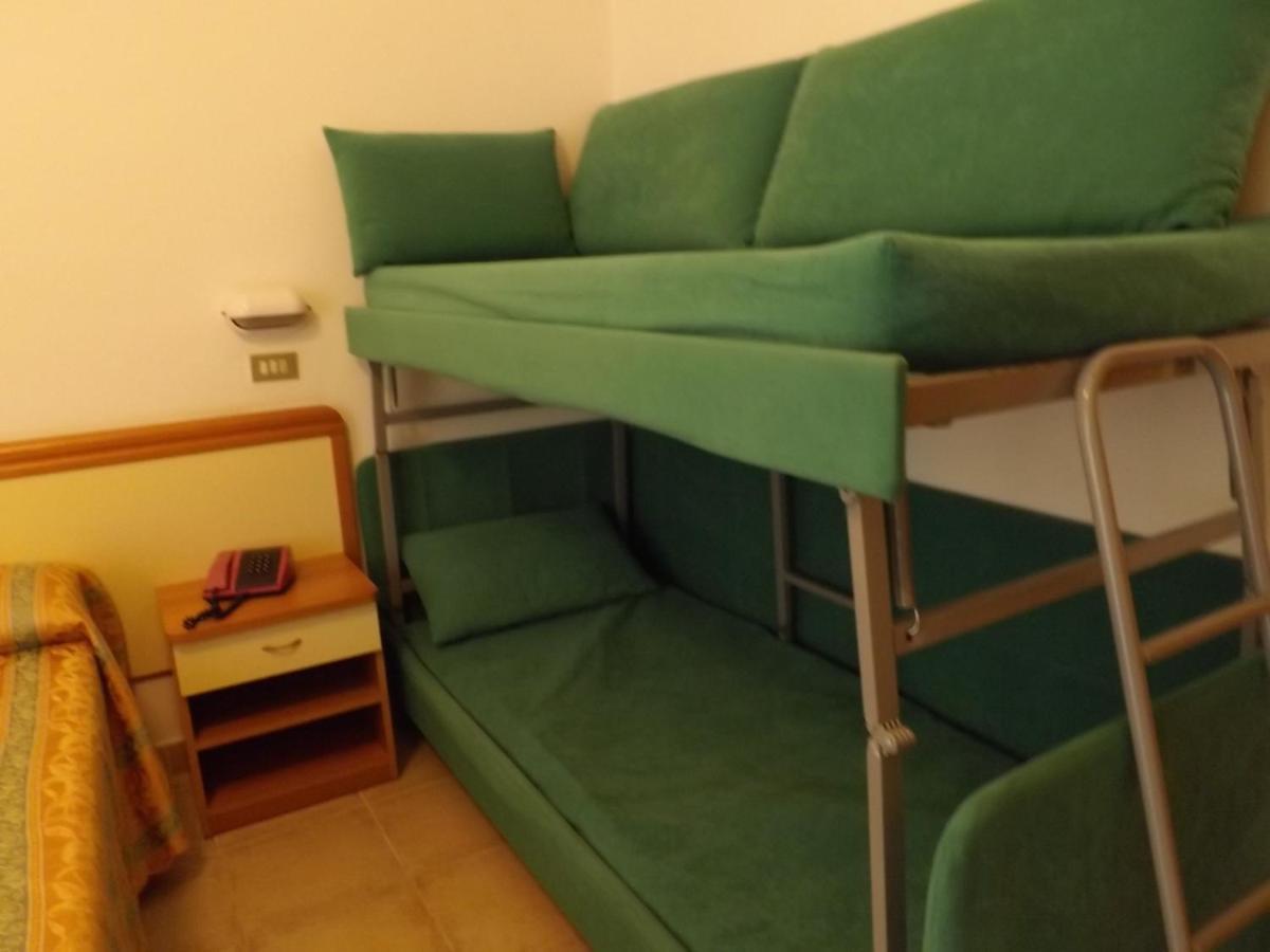 Hotel Thea Μπελάρια-Ιτζέα Μαρίνα Εξωτερικό φωτογραφία