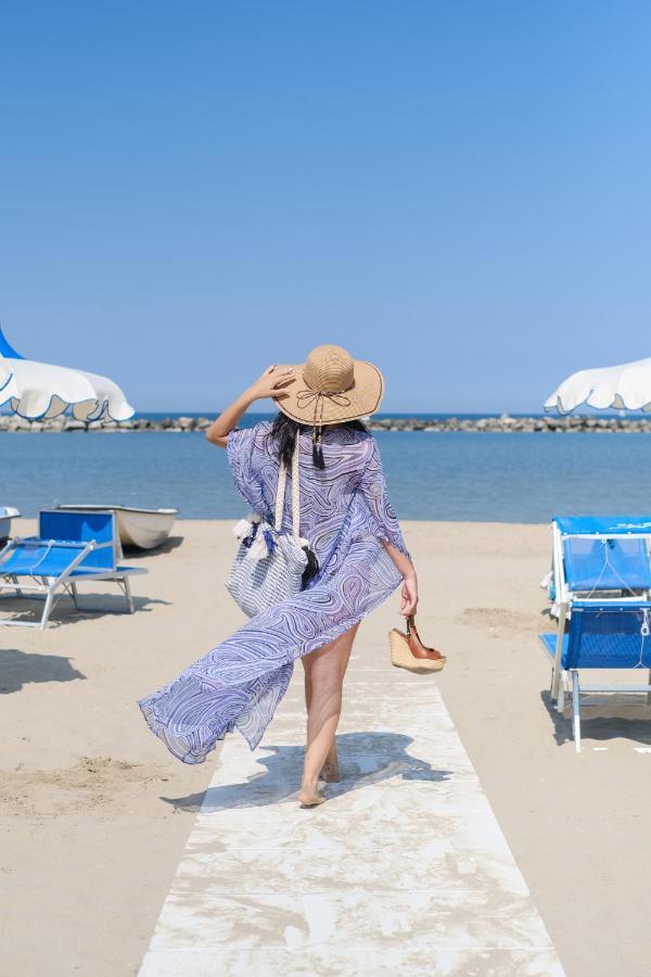 Hotel Thea Μπελάρια-Ιτζέα Μαρίνα Εξωτερικό φωτογραφία