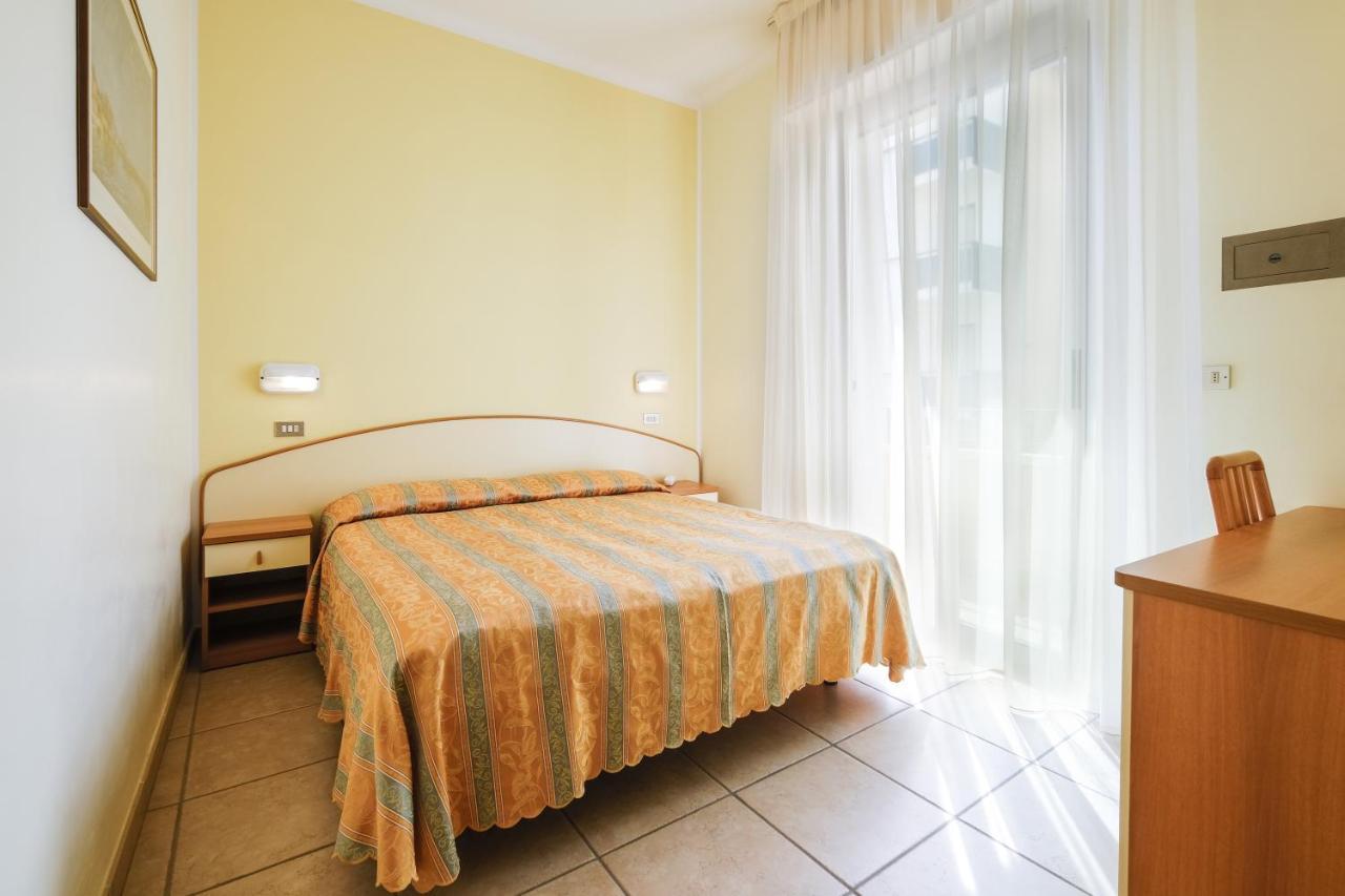 Hotel Thea Μπελάρια-Ιτζέα Μαρίνα Εξωτερικό φωτογραφία