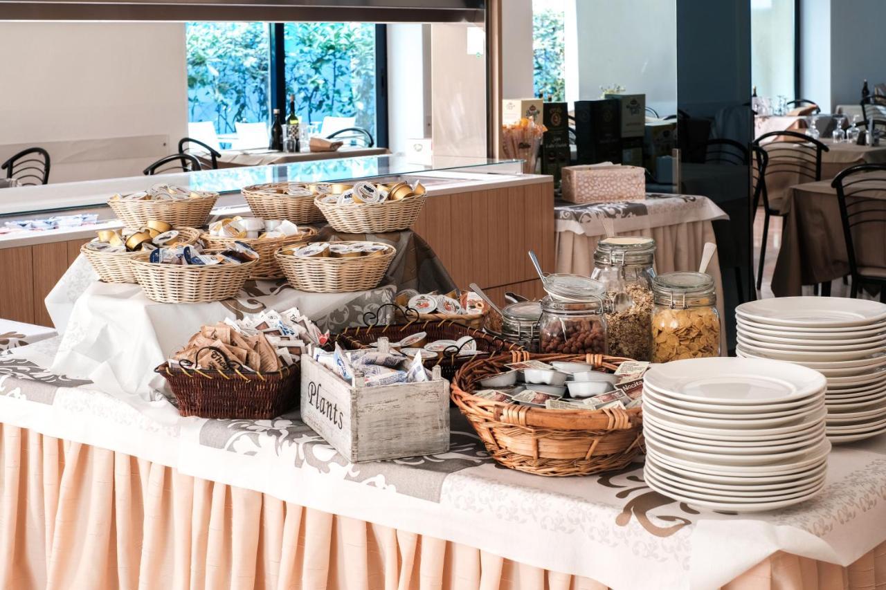 Hotel Thea Μπελάρια-Ιτζέα Μαρίνα Εξωτερικό φωτογραφία