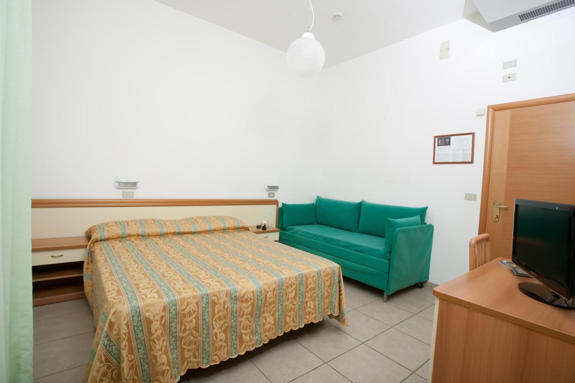Hotel Thea Μπελάρια-Ιτζέα Μαρίνα Δωμάτιο φωτογραφία