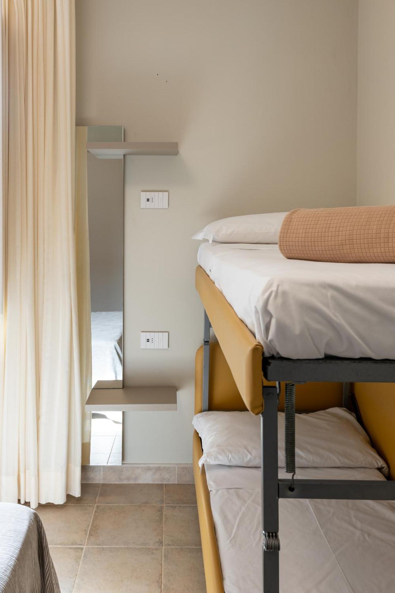 Hotel Thea Μπελάρια-Ιτζέα Μαρίνα Εξωτερικό φωτογραφία