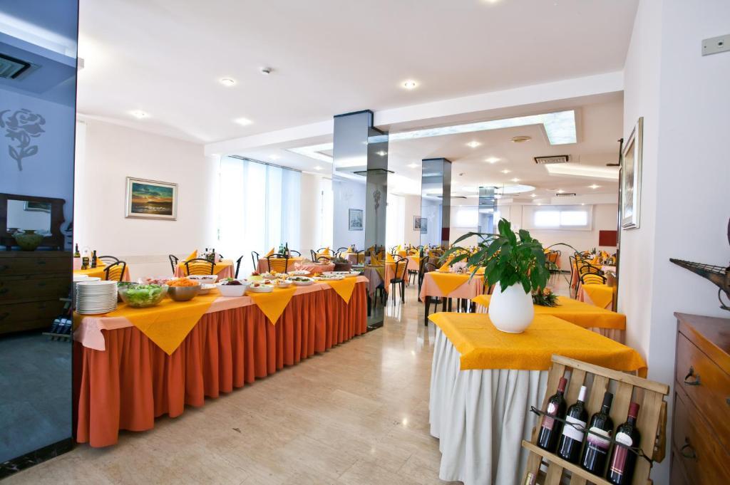 Hotel Thea Μπελάρια-Ιτζέα Μαρίνα Εξωτερικό φωτογραφία