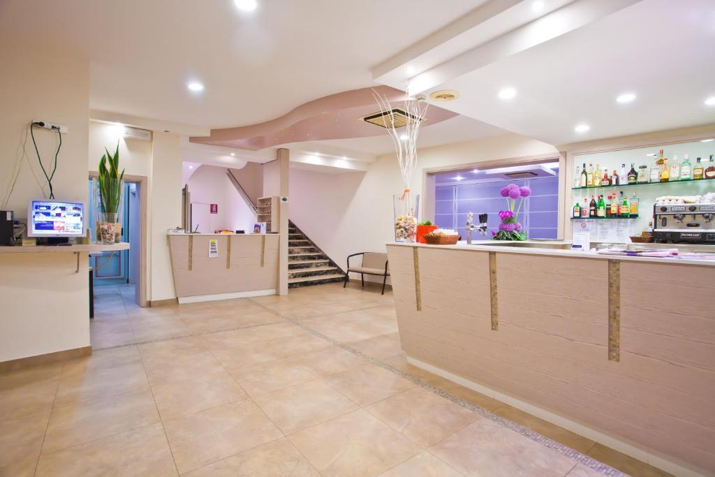 Hotel Thea Μπελάρια-Ιτζέα Μαρίνα Εξωτερικό φωτογραφία